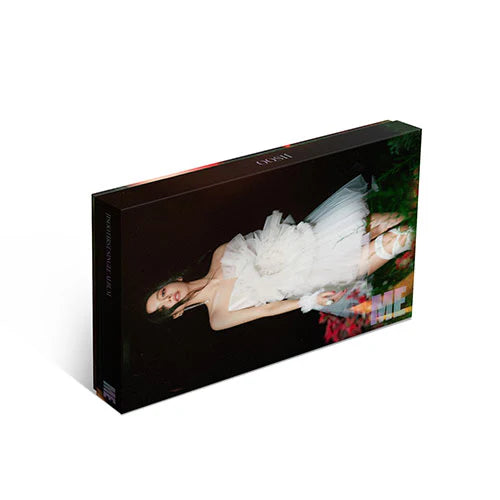 Jisoo - 1st Single Album 'Me' (Black Ver.)