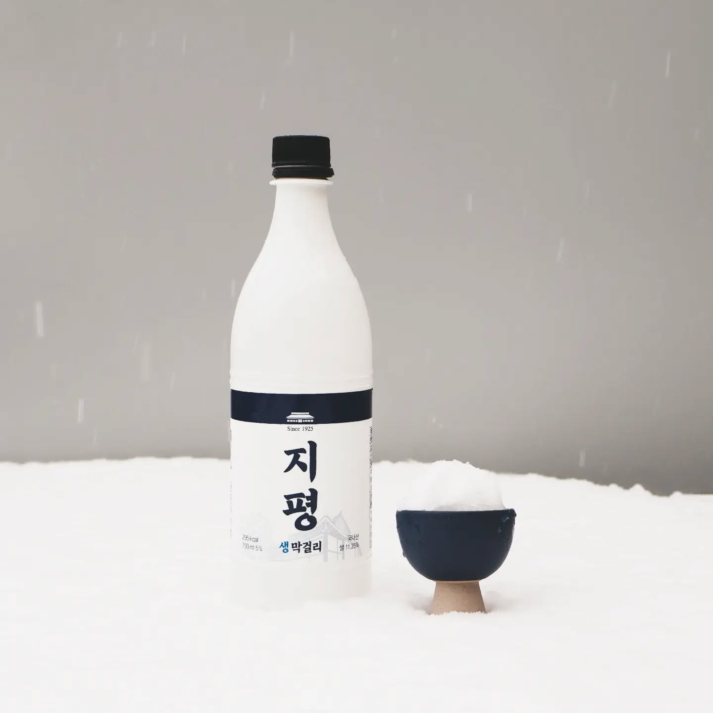 KMALL09 BOTTLE SHOP에서🍶🍷 지평막걸리 Ji pyeong Makgeolli Fresh 750ml